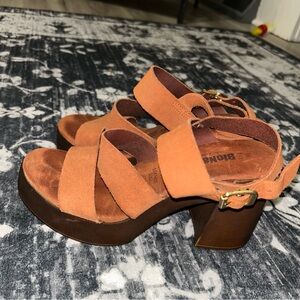 Stylish Women's Brown suede Platform Sandals